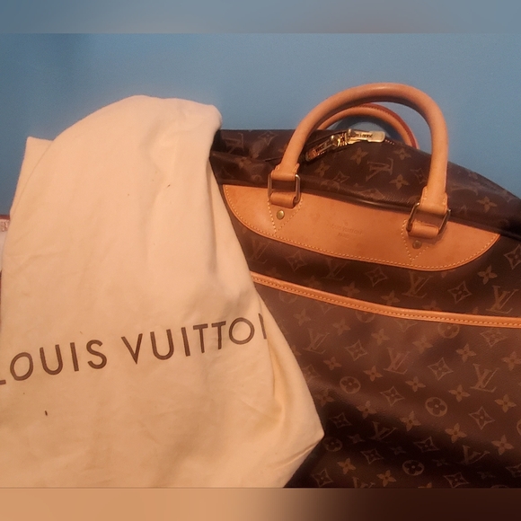 Authentic Louis Vuitton Large Monogram Rolling Duffel (Eole) - Picture 14 of 16